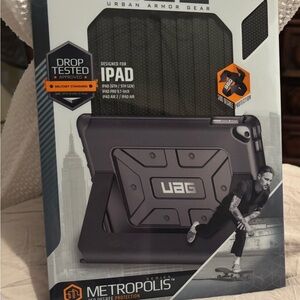 Urban Armor Gear Metropolis iPad Case - Black